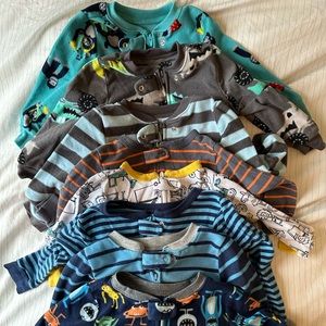Carter’s baby/toddler boy cozy pajama bundle, 12M, 18M, 2T. Fleece and cotton